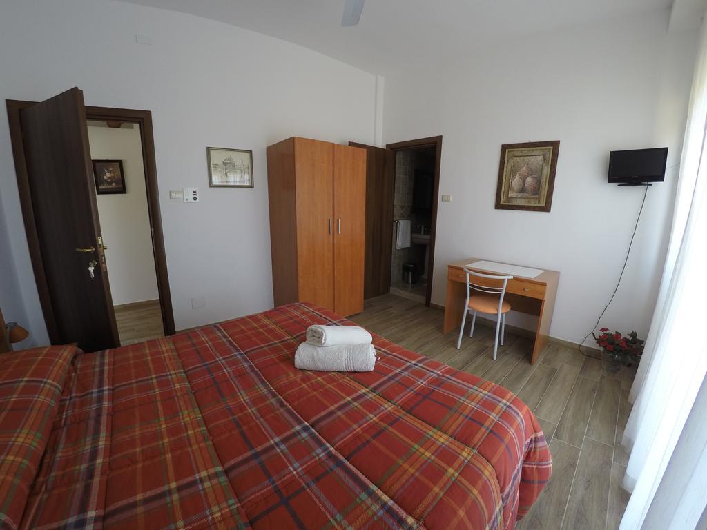 Punta Di Mola Bed and Breakfast Marina di Ragusa Eksteriør billede